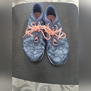 Women's NEW BALANCE Blue and CORAL  Athletic Shoes SZ 9.5